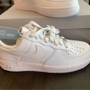Nike Air Force 1 ‘07 sneakers Size 9 US Women’s